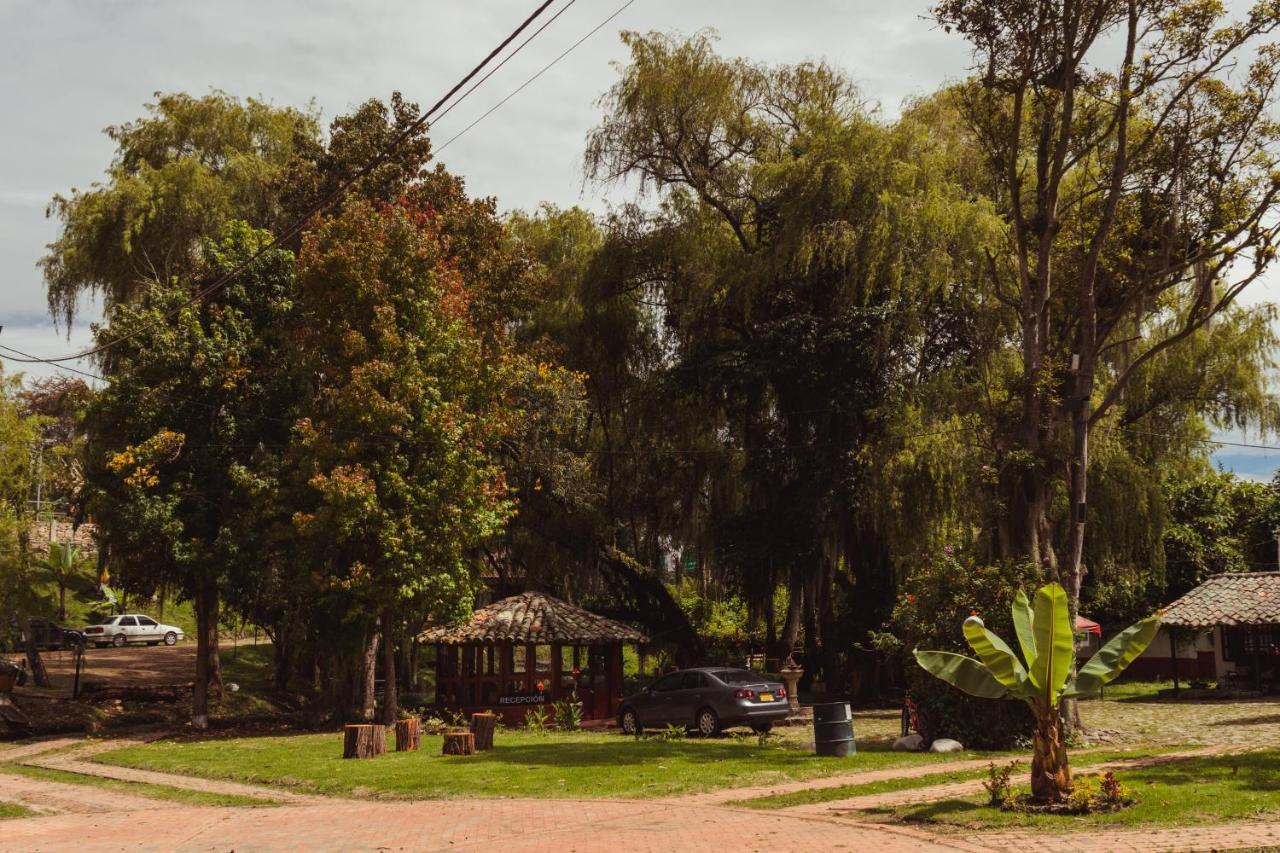 Chía Hotel Y Centro De Convenciones Pueblito De Yerbabuena Paraiso Natural מראה חיצוני תמונה
